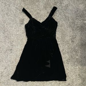 EXPRESS Black Velvet Dress Size 0